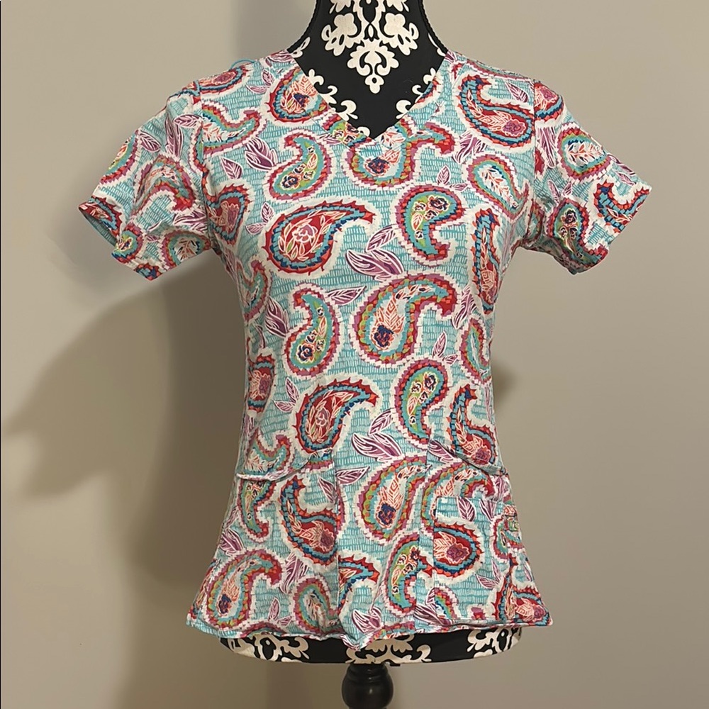 Vera Bradley Paisley Print Women's Scrub Top XS